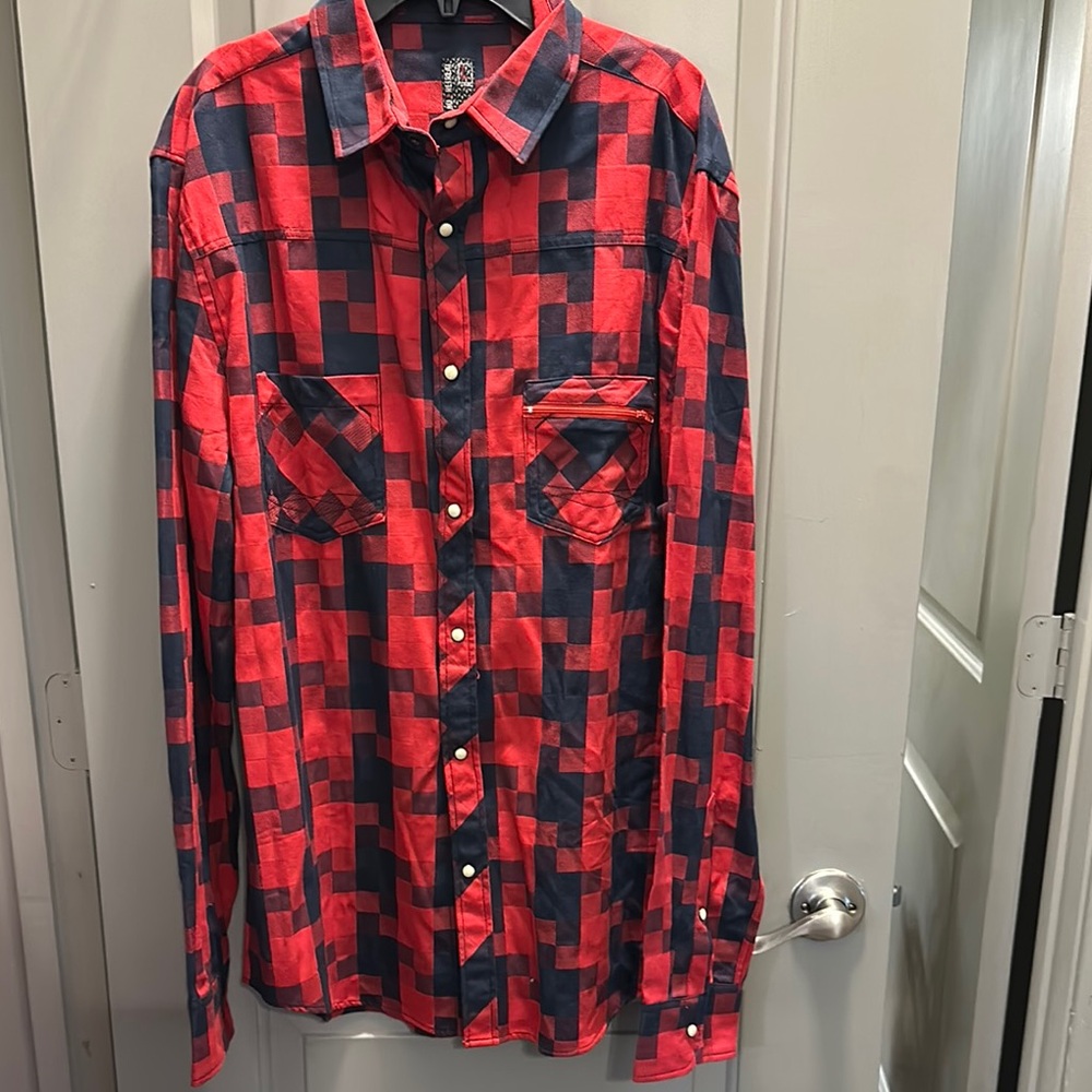 No Retreat Size L Black/Red Long Sleeve Snap Front Shirt EUC
